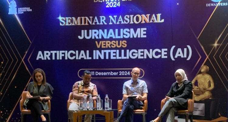 Para pembicara pada Seminar Nasional "Jurnalisme versus Artificial Intelligence" yang diselenggarakan Dewan Pers di Jakarta, Rabu 11 Desember 2024 (Foto: Istimewa).