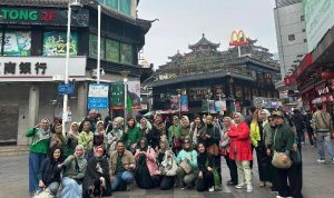 Rombongan keluarga besar FEB Universitas Trisakti saat berada di Shenzhen China pada 13 Februari 2025 (Foto: Humas FEB Universitas Trisakti)