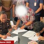 Kajabjari Pagimana, David Adrianto,SH MH saat menerima Pengembalian Hasil Korupsi Sebesar 50 Juta