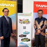 Mr. Chun-Pin Liao, Chairman of Taiwan Amusement Park Association (kiri) dan Mr. Shih-Pi Chou, Director of Taiwan Tourism Information Center in Jakarta (kanan) tampil pada Lokakarya Promosi Wisata Taman Hiburan Taiwan 2025 di Jakarta, Selasa, 15 April 2025 (Foto: Biro Pariwisata Taiwan)