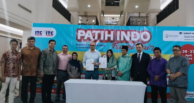 Menag Nasaruddin Umar (empat kanan), saat menghadiri penandatanganan MoU antara Patih Indo Permai dengan Qanot Sharq Uzbekistan di Jakarta, Sabtu (26/4/2025).(Foto: istimewa)