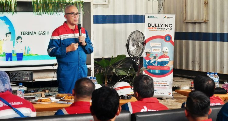 Direktur Utama PT Pertamina Drilling Services Indonesia saat melakukan Management Walkthrough (MWT) ke RIG PDSI#43.3 yang beroperasi di wilayah Nunukan Kalimantan Utara