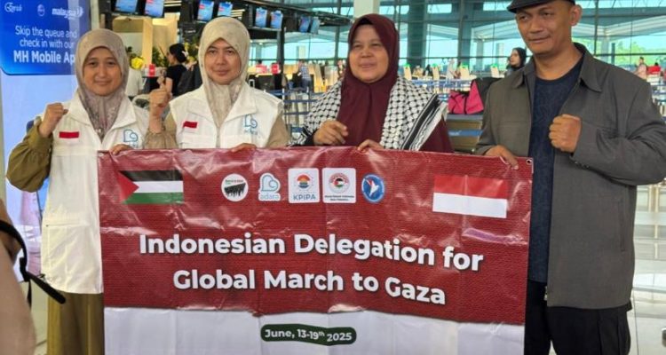 Delegasi Indonesia pada "Global March to Gaza" saat berada di Kairo Mesir baru-baru ini (Foto: Dok. KPIPA)
