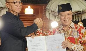Jaksa Agung Muda Intelijen (JAMINTEL) Kejaksaan Agung Prof. Dr. Reda Manthovani (kiri) dan Ketua Umum DPP ABPEDNAS Indonesia, Ir. H. Indra Utama (kanan) menandatangani Perjanjian Kerja Sama strategis kedua pihak pada 29 Juli 2025 di Lembur Pakuan, Desa Sukasari, Kabupaten Subang Jawa Barat (Foto: Dok. DPP ABPEDNAS).