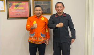 Bupati Banggai, Ir, H, Amiruddin Bersama Kepala Lembaga Pemasyarakatan Kelas II B Luwuk, Muhammad Bahrun Saat Sambangi Kantor Bupati Banggai ( Foto Istimewa)