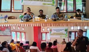 Kepala Cabang Kejaksaan Pagimana, David Adrianto, SH MH saat memberikan Materi Penyuluhan Hukum di Desa Sepa Kecamatan Pagimana Kabupaten Banggai ( Foto IST)