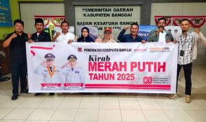 Kepala Kesbangpol Banggai, Syaifuddin Muid, SH memberikan Motivasi kepada Seluruh Pegawai Sambut HUT RI ke 80