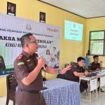 Kepala Cabang Kejaksaan Negeri di Pagimana, David Andrianto SH MH saat memberikan Materi dihadapan Siswa SMA 3 Pagimana ( IST)