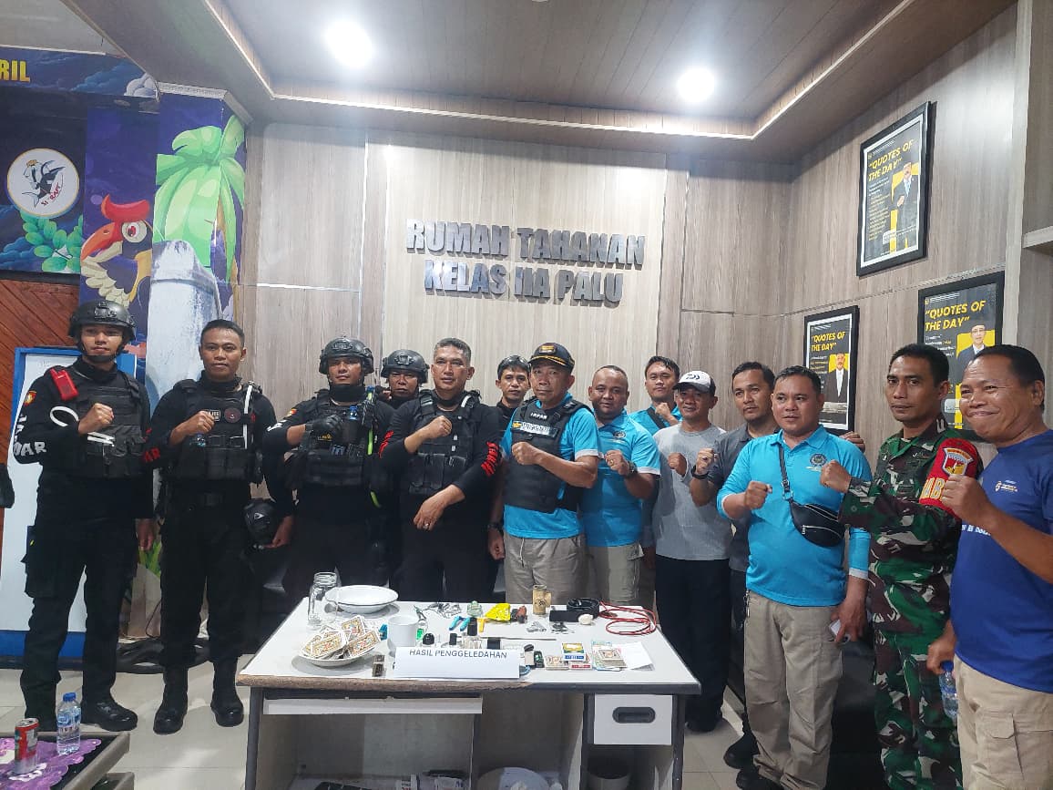 Penggeledahan melibatkan Tim Satuan Operasional Kepatuhan Internal (Satopspatnal), personel Kodim 1306/Kota Palu, dan Polresta Palu
