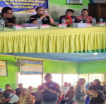 Kepala Kejaksaan Negeri Cabang Pagimana, David Adrianto, SH MH saat memberikan Penyuluhan Huku di Desa Taima Kecamatan Bualemo