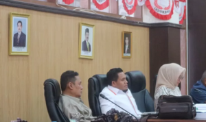 Masnawati Ketua Fraksi Partai Gerindra Saat Menghadiri Pembahasan APBD Perubahan di DPRD Kabupaten Banggai