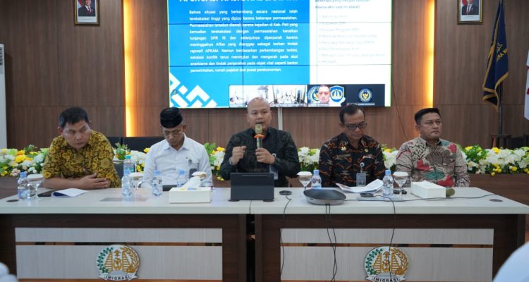 Kakanwil Imigrasi Sulteng Berikan Pengarahan, Tegaskan Integritas dan Penguatan Pengawasan, Diikuti Secara Virtual oleh Kantor Imigrasi Banggai