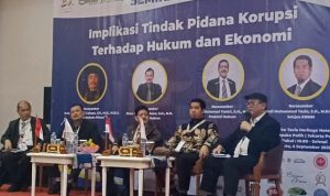 Para pembicara dan moderator pada seminar nasional bertema "Implikasi tindak pidana korupsi terhadap hukum dan ekonomi" yang digelar dalam rangka HUT ke-10 media Sudut Pandang di Jakarta, 6 September 2025 (Foto: Rukmana/SP)