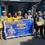 Polisi Menyapa, Satlantas Polres Banggai Bagikan Sembako ke Ojol-Penyapu Jalan