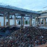 Tampak Gedung Genas Jl. Sam Ratulangi Luwuk yang sudah Habis di Bongkar ( Ist)