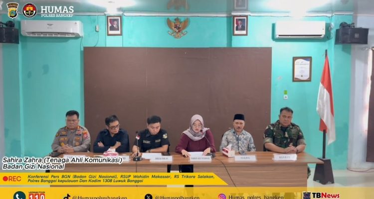 Tim Kementerian Badan Gizi Nasional (BGN) menggelar konferensi pers untuk menyampaikan perkembangan terbaru penanganan ratusan korban dugaan keracunan massal