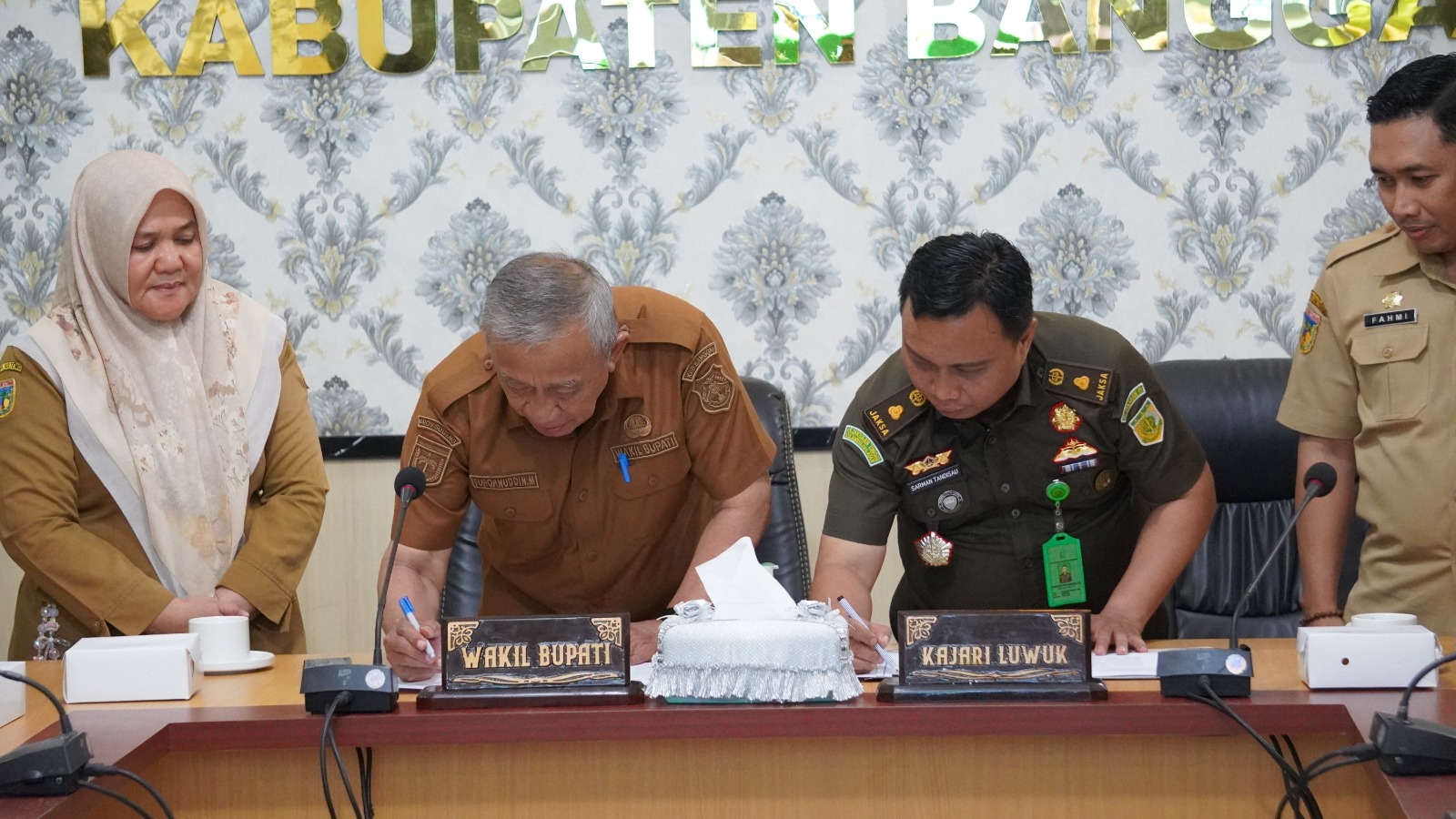 Pemerintah Kabupaten Banggai bersama Kejaksaan Negeri Banggai resmi menandatangani Nota Kesepakatan tentang mekanisme pelaksanaan sanksi sosial bagi pelaku tindak pidana umum yang diselesaikan melalui pendekatan Restorative Justice