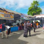 Peringati HUT TNI ke 80, Posal Luwuk Lanal Palu berkolaborasi dengan Pemda Banggai Gelar Pasar Sembako Murah