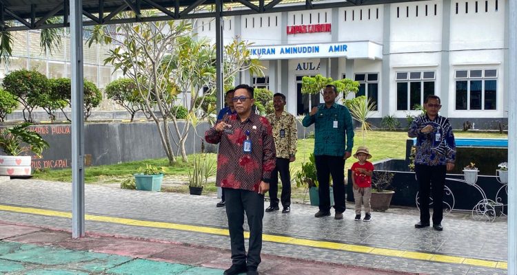 KPLP Luwuk, Andi Muis bersama Seluruh Jajaran Pegawai Lapas Menyampaikan Slogan