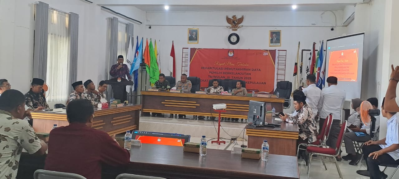 KPU Kabupaten Bangkep menggelar rapat pleno rekapitulasi pemutahiran data triwulan III tahun 2025