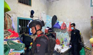 Razia yang menyasar blok khusus Narkoba serta Blok RTH Lalong ini dipimpin langsung oleh Kalapas Muhammad Bahrun