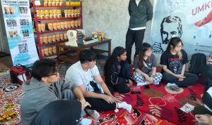 Mahasiswa Singapore Polytechnic Pelajari Produksi Teh Cascara di Desa Lembanna Binaan YBM PLN UIP Sulawesi