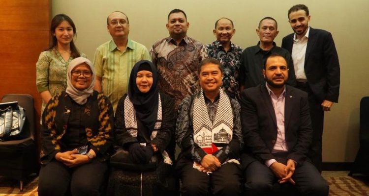Para narasumber pada seminar internasional yang menyoroti peran pers Indonesia dalam perjuangan bagi kemerdekaan Palestina di Jakarta, Jumat 7 November 2025 (Foto: Istimewa)