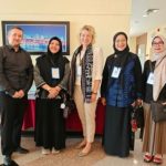 Dekan FEB Universitas Trisakti Prof. Dr. Yolanda Masnita Siagian (dua, kanan) bersama dengan sebagian steering committee dari Project Masudem, Hibah Erasmus di salah satu universitas partner, ICO NIDA University di Bangkok, Thailand baru-baru ini (Foto: Dok. FEB Usakti)