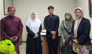 Wakil Ketua I DPRD Banggai Wujudkan Mimpi Irgi Nugraha, Santri Penghafal Al-Qur'an dan Juara Tiga Bahasa Didampingi Keluarga Irgi sang Penerima Beasiswa dari Wakil Ketua I DPRD Kabupaten Banggai, Wardani Murad
