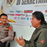 Kapolres Banggai, AkBP Wayan Wayracana saat silaturahmi di kantor Sekretariat PWI Banggai