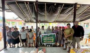 CEO PT. KLS Berbagi Sembako kepada Warga Bunta Kabupaten Banggai