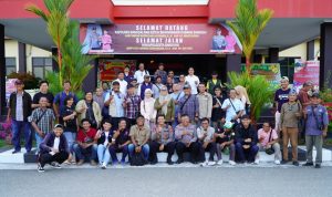 Kapolres Banggai AKBP Wayan Wayracana Aryawan, SIK, menggelar silaturahmi bersama puluhan awak media di Mapolres Banggai