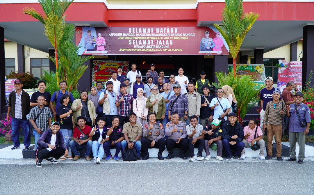 Kapolres Banggai AKBP Wayan Wayracana Aryawan, SIK, menggelar silaturahmi bersama puluhan awak media di Mapolres Banggai