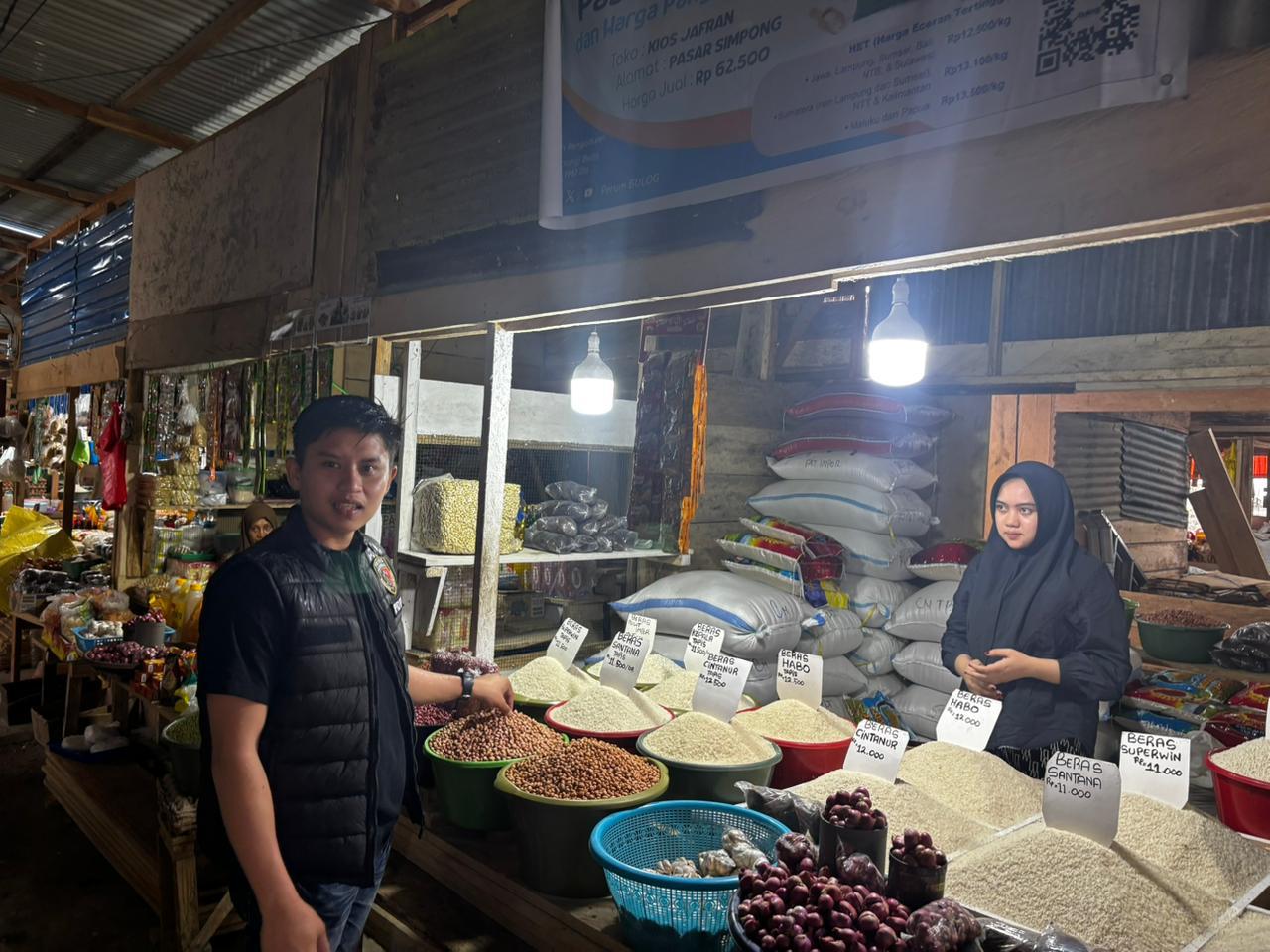 Satreskrim Polres Banggai Sidak Pasar Simpong Stabilkan Harga Jelang Ramadhan