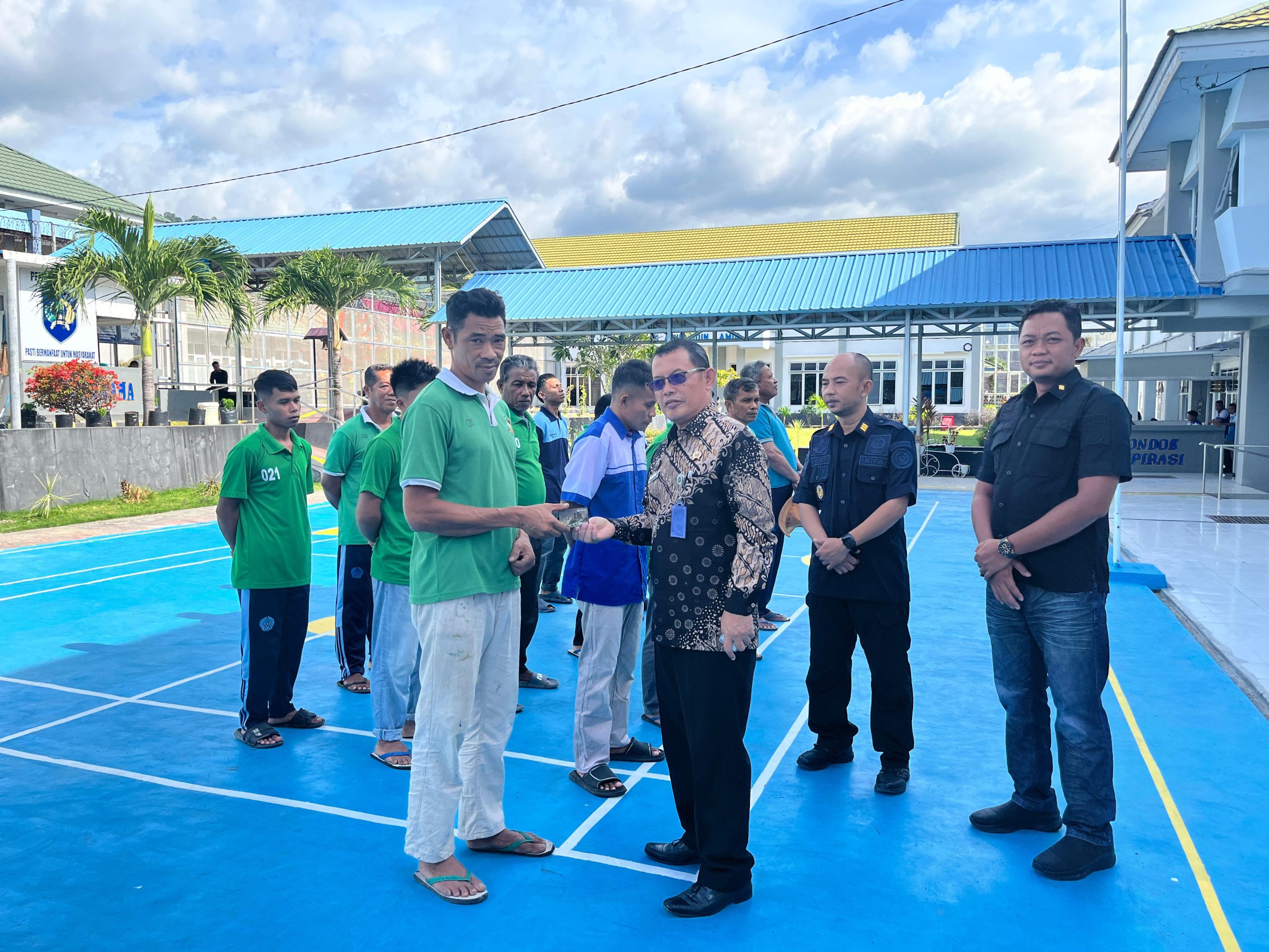 Warga Binaan Lapas Luwuk Terima Premi Hasil Karya, Wujudkan Pemasyarakatan PASTI Prima dan Produktif