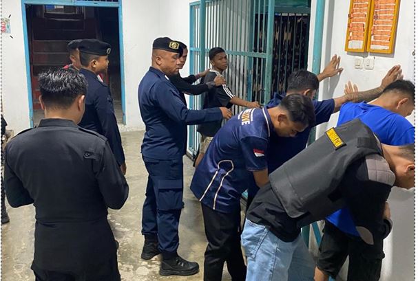 Jelang Ramdhan Petugas Lapas Luwuk Gelar Razia