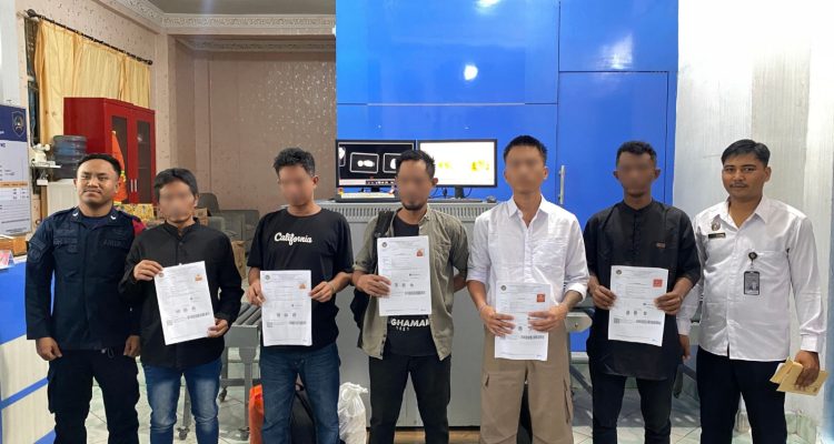 Berkah Idul Fitri, 5 Warga Binaan Lapas Luwuk Bebas Lewat Program PB/CB