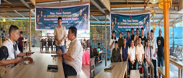 Kepala Teknik Tambang ( KTT ) PT. KFM Najmi Ramadani Saat memberikan Sambutan di hadapan para Jurnalis