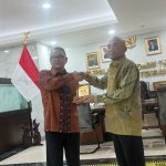 Kepala KejaksaanTinggi Sulawesi Tengah, N Rahmat dan Ketua PWI Sulteng Tri Putra Toana