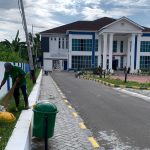 Warga Binaan Pemasyarakatan Kelas II B Melakukan Kerja Bakti di Dinas Pendidikan Kabupaten Banggai