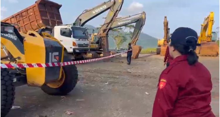 Beberapa Unit Alat Berat yang di Sita Kejati Sulteng