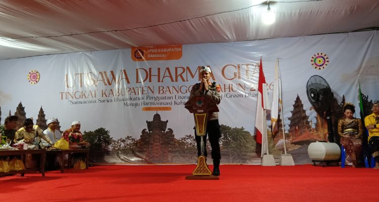 Kapolres Banggai AKBP Wayan Wayracana Aryawan menghadiri secara langsung kegiatan Pembukaan Utsawa Dharma Gita