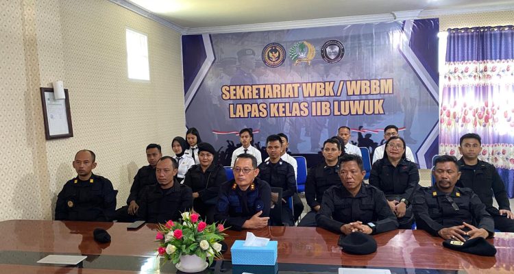 Kalapas Muhammad Bahrun bersama Jajaran Pegawai Lapas Mendengarkan Arahan Langsung Dari Dirjen Pas