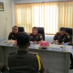 Kepala Kejaksaan Tinggi Sulawesi Tengah saat memberikan arahan kepada Personel Cabjari Pagimana
