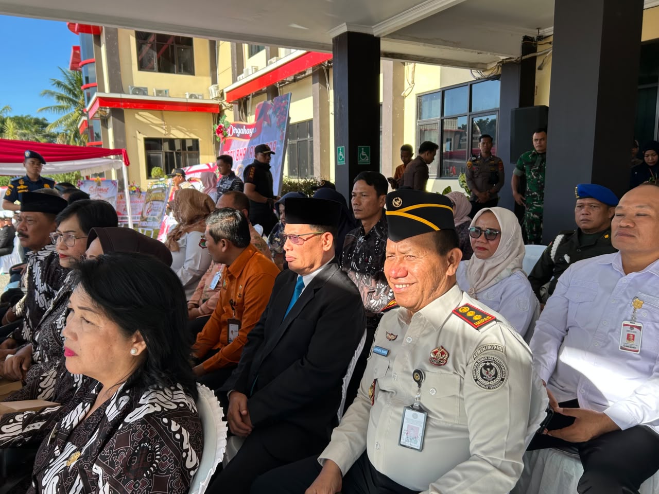 Kepala Lembaga Pemasyarakatan Kelas II B Luwuk, Muhammad Bahrun Saat menghadiri Upacara Hari Bhyangkara ke 80 di Polres Banggai