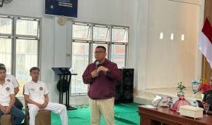 "Tingkatkan Kinerja Jajaran, Lapas Luwuk Simak Pengarahan Kabagtum Kanwil Ditjenpas Sulteng" Kepala Bagian Tata Usaha dan Umum (Kabagtum) Kantor Wilayah Direktorat Jenderal Pemasyarakatan (Ditjenpas) Sulawesi Tengah, Maulana Luthfiyanto