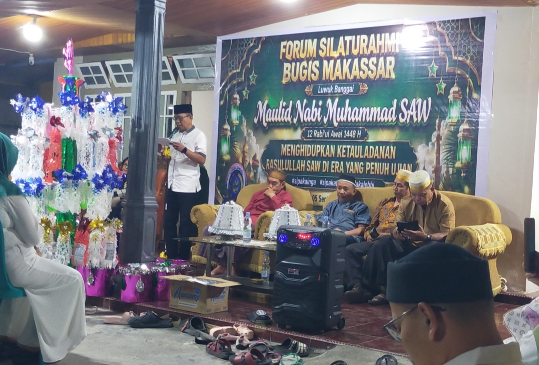 Ketua FSBM Kabupaten Banggai, Andi Muis, SH saat memberikan sambuatannya