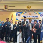 Ketum DePA-RI, TM Luthfi Yazid (tengah, berpeci hitam dan bertoga) usai melantik pengurus DPC DePA-RI Kota Surakarta, Boyolali, Karanganyar, Sragen, Wonogiri dan Kutoharjo di Solo, Sabtu 19 September 2026 (Foto: Istimewa)