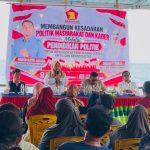 Hj. Sulianti Murad saa memberikan Pendidikan Politik di Kecamatan Pagimana Kabupaten Banggai